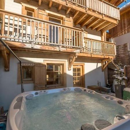 Cosy 4 Bedroom Chalet With Hot Tub Saint-Marcel (Savoie) Exterior foto