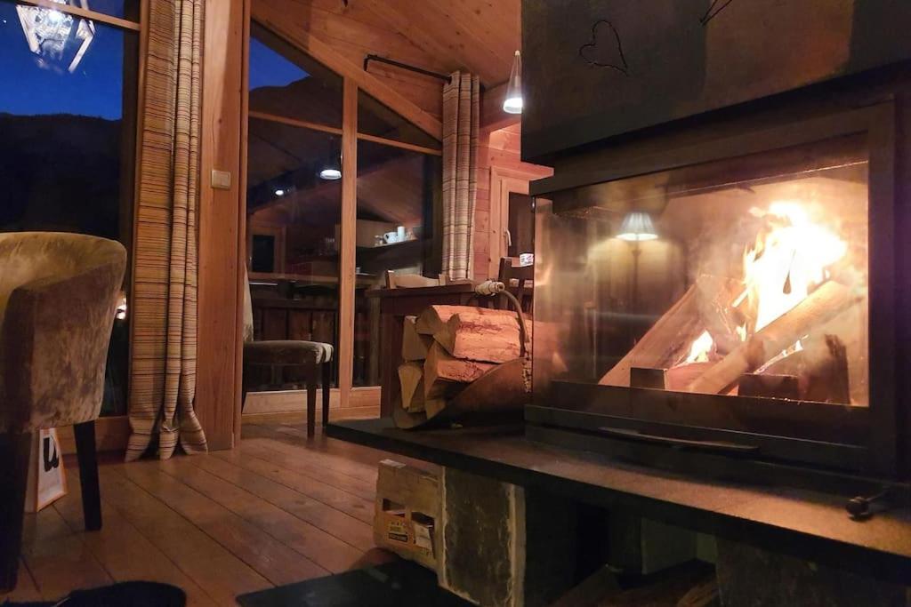Cosy 4 Bedroom Chalet With Hot Tub Saint-Marcel (Savoie) Exterior foto