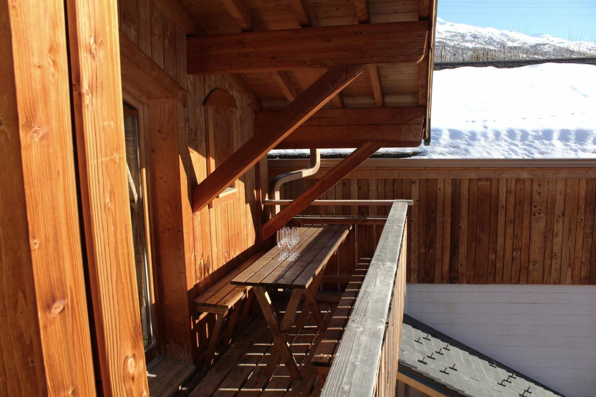 Cosy 4 Bedroom Chalet With Hot Tub Saint-Marcel (Savoie) Exterior foto